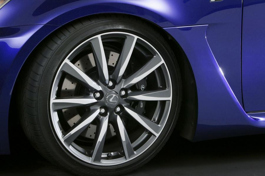  Lexus IS-F 2010 года  (фото 4 из 140)